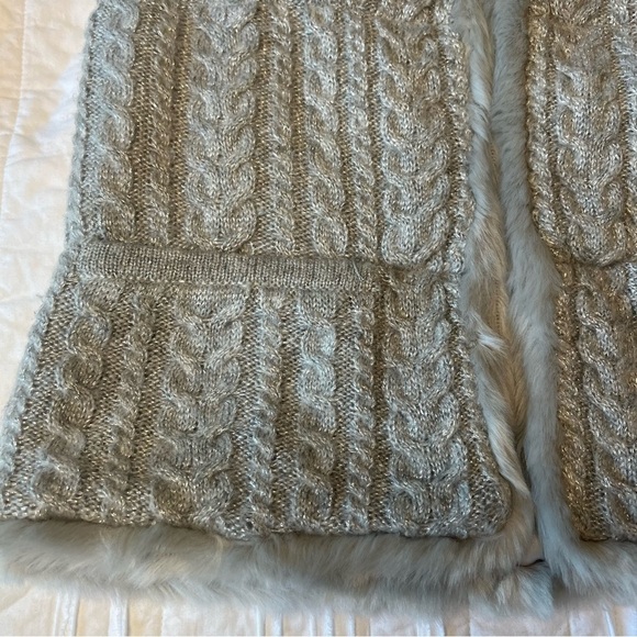 Talbots Wool Blend Cable knit Sweater Vest Faux Fur Metallic  Lining SZ SP - Picture 4 of 16
